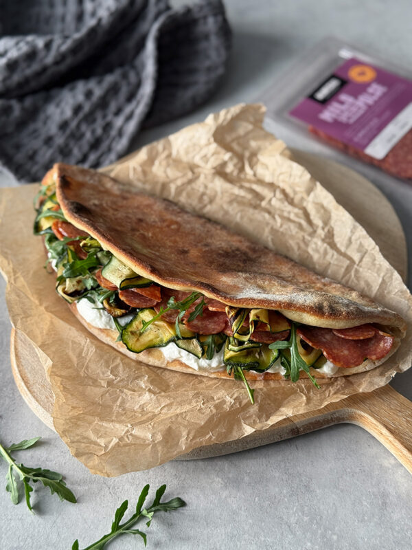 15100_Pizza_m_mild_spegepølse, burrata_&_Squash_03b