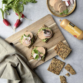 288_Knækbrød_m_kyllingekødpølse_03c