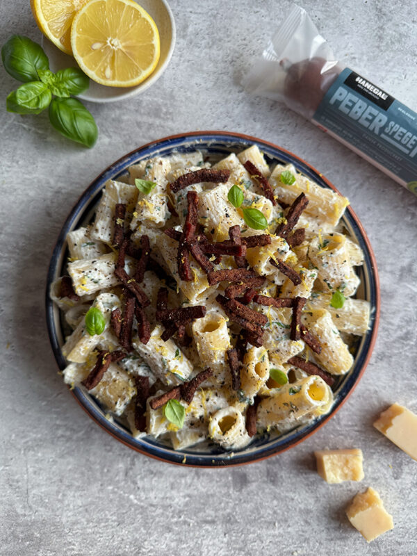 334_Cremet_Pasta_m_ricotta, citron_og_sprød_peberspegepølse_03c